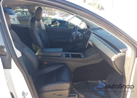 2022 Tesla Model Y Performance Dual Motor All-Wheel Drive from USA, damaged, VIN 7SAYGDEF4NF409231